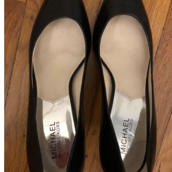 Michael Kors Shoes - Michael Kors Flex Leather Pump Size 11
